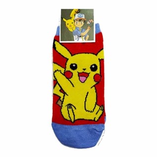 MEDIAS POKEMON PIKACHU FONDO ROJO